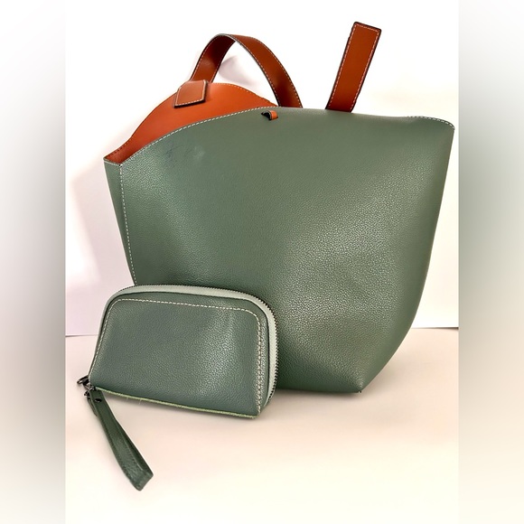 MDBM Cholet Two-Tone Medium Tote and Brioude Wallet, Color - Celeste - Picture 1 of 4